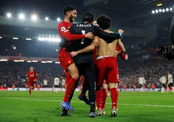 Liverpool Premier Lig'de farkı açıyor