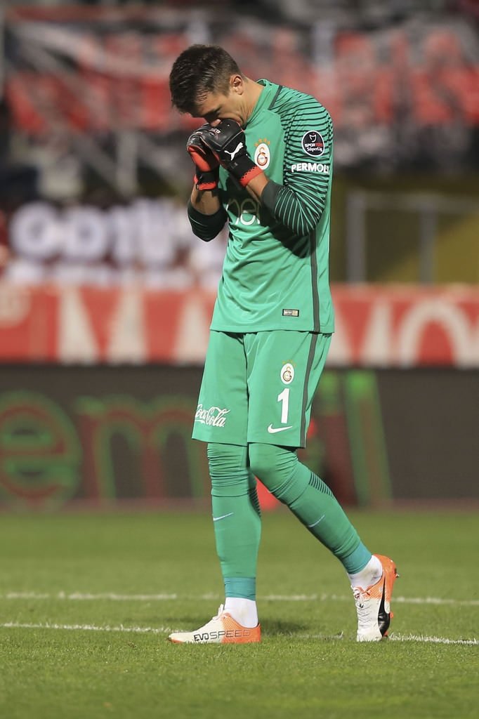 Muslera çalım attı taraftar çıldırdı