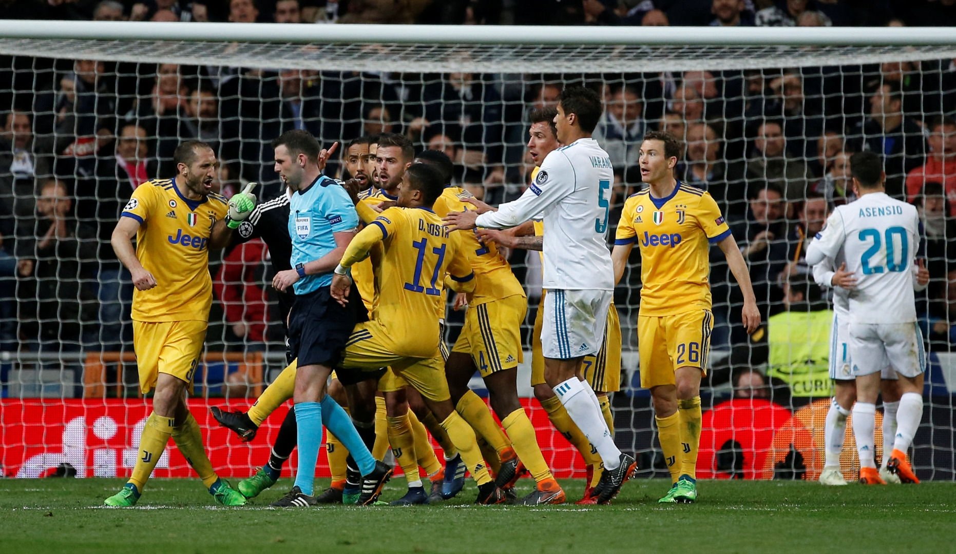 Buffon çıldırdı!