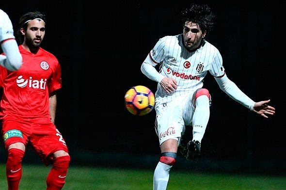 Beşiktaş’ta savunma dağıldı! Oyuncular tartıştı...