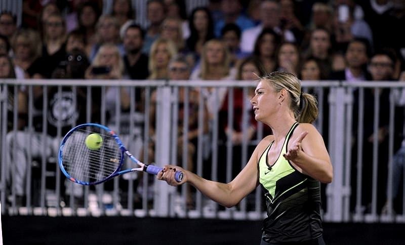 Ve Sharapova korta çıktı