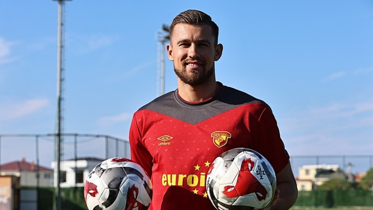 Göztepe'de Lis'e Lech Poznan kancası