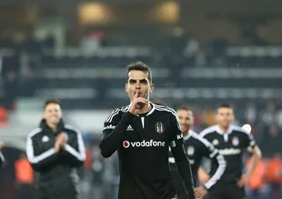 Beşiktaş'ta ilk ayrılık gerçekleşiyor