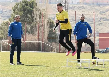 Yeni Malatyaspor sahaya iniyor