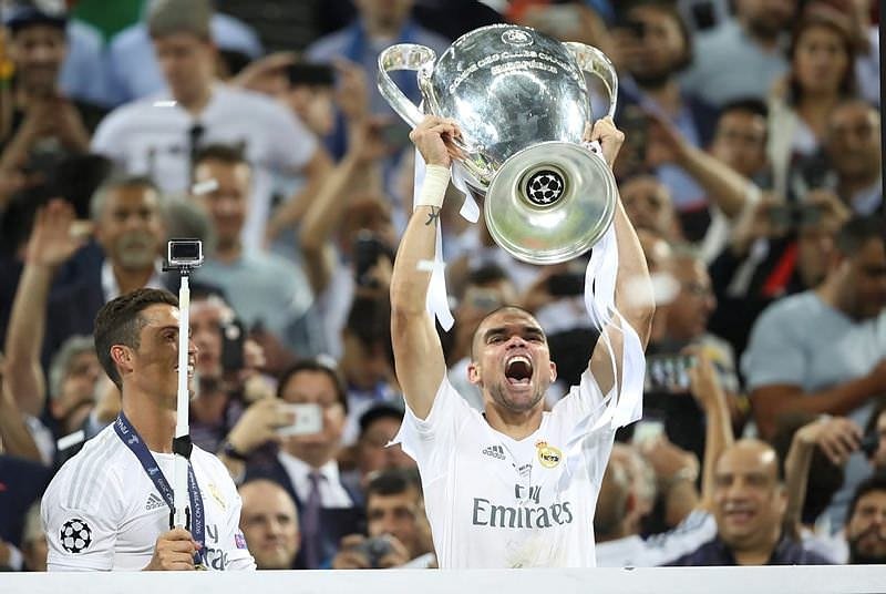 Şampiyonlar Ligi finalinde Türk bayrağına çirkin müdahale!