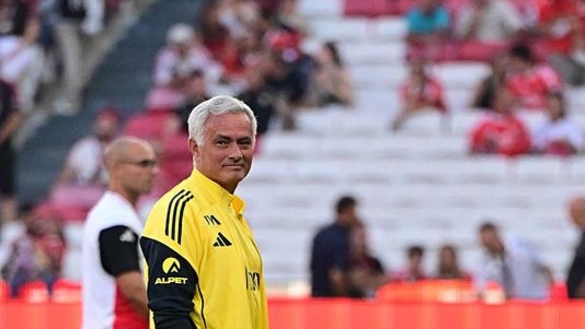 TRANSFER HABERLERİ: Fenerbahçe'den kanat operasyonu! Listede 2 isim var TRANSFER HABERLERİ: Fenerbahçe'den kanat operasyonu! Listede 2 isim var