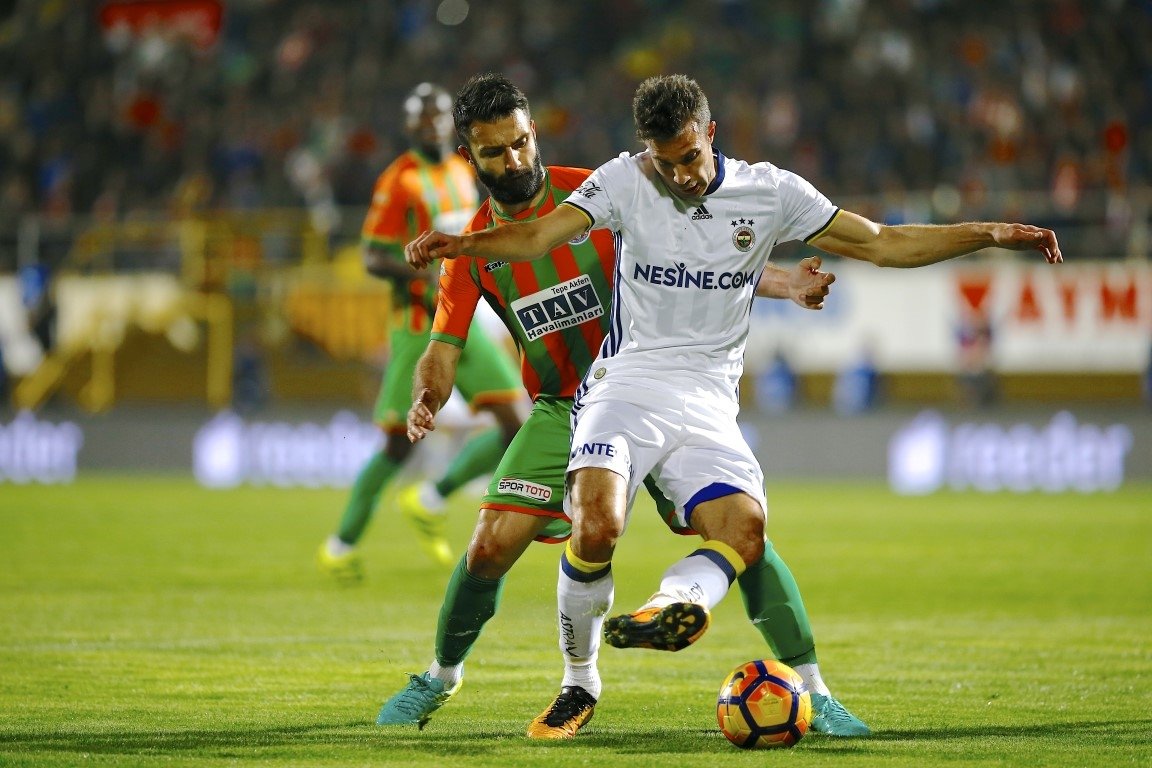 Robin van Persie dünya devine gidiyor