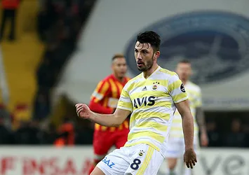Tolgay Arslan geri viteste!