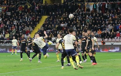 Fenerbahçe’de Szalai sarı kart gördü! Alanya maçında cezalı durumuna düştü