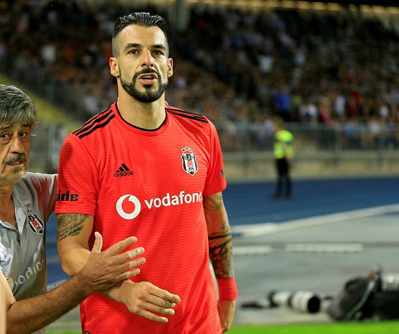 Beşiktaş’ta Alvaro Negredo gidiyor Kostas Mitroglou geliyor