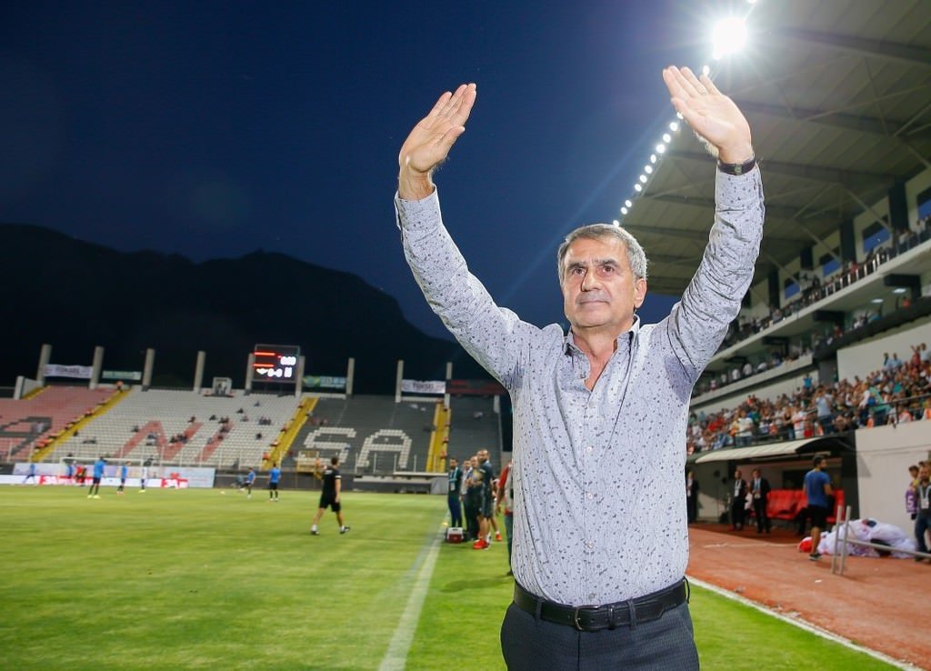 Beşiktaş, Akhisar deplasmanında rahat kazandı