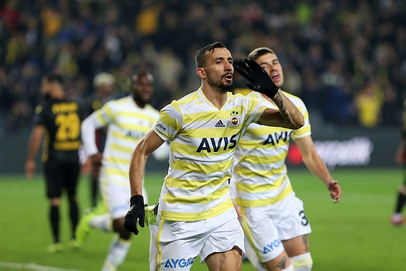 Emenike’den Ersun Yanal’a 11 desteği!