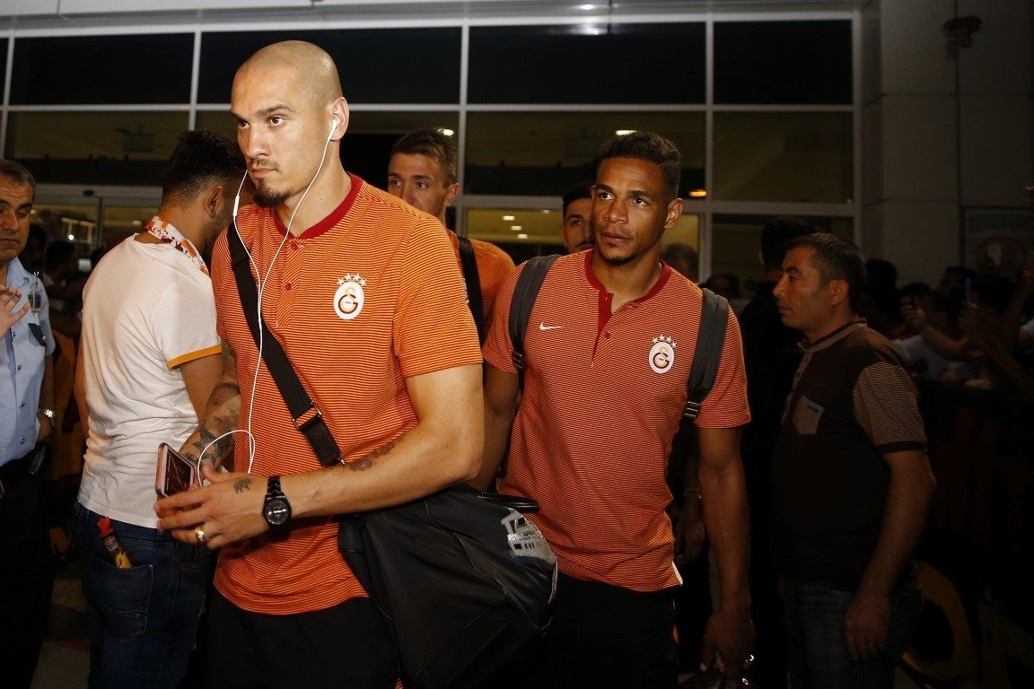 Galatasaray’a Antalya’da coşkulu karşılama