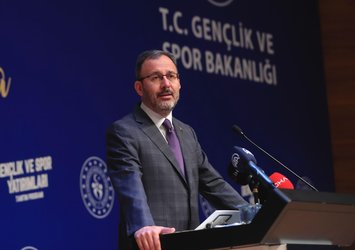 Bakan Kasapoğlu'ndan milli karateciler için tebrik mesajı