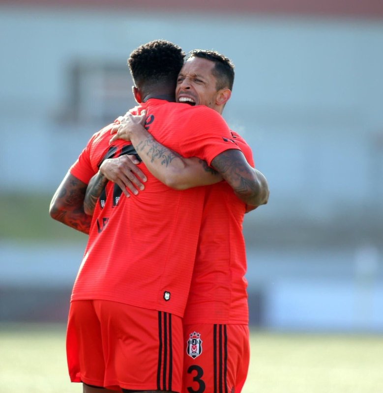 B36 Torshavn - Beşiktaş maçından kareler