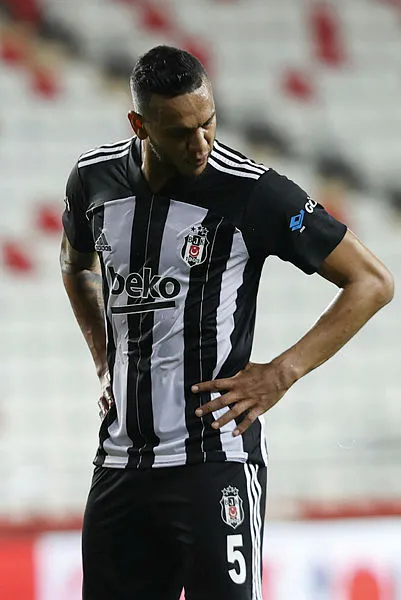 Josef de Souza Beşiktaş-Alanyaspor maçında gördüğü sarı kartla cezalı duruma düştü - 1