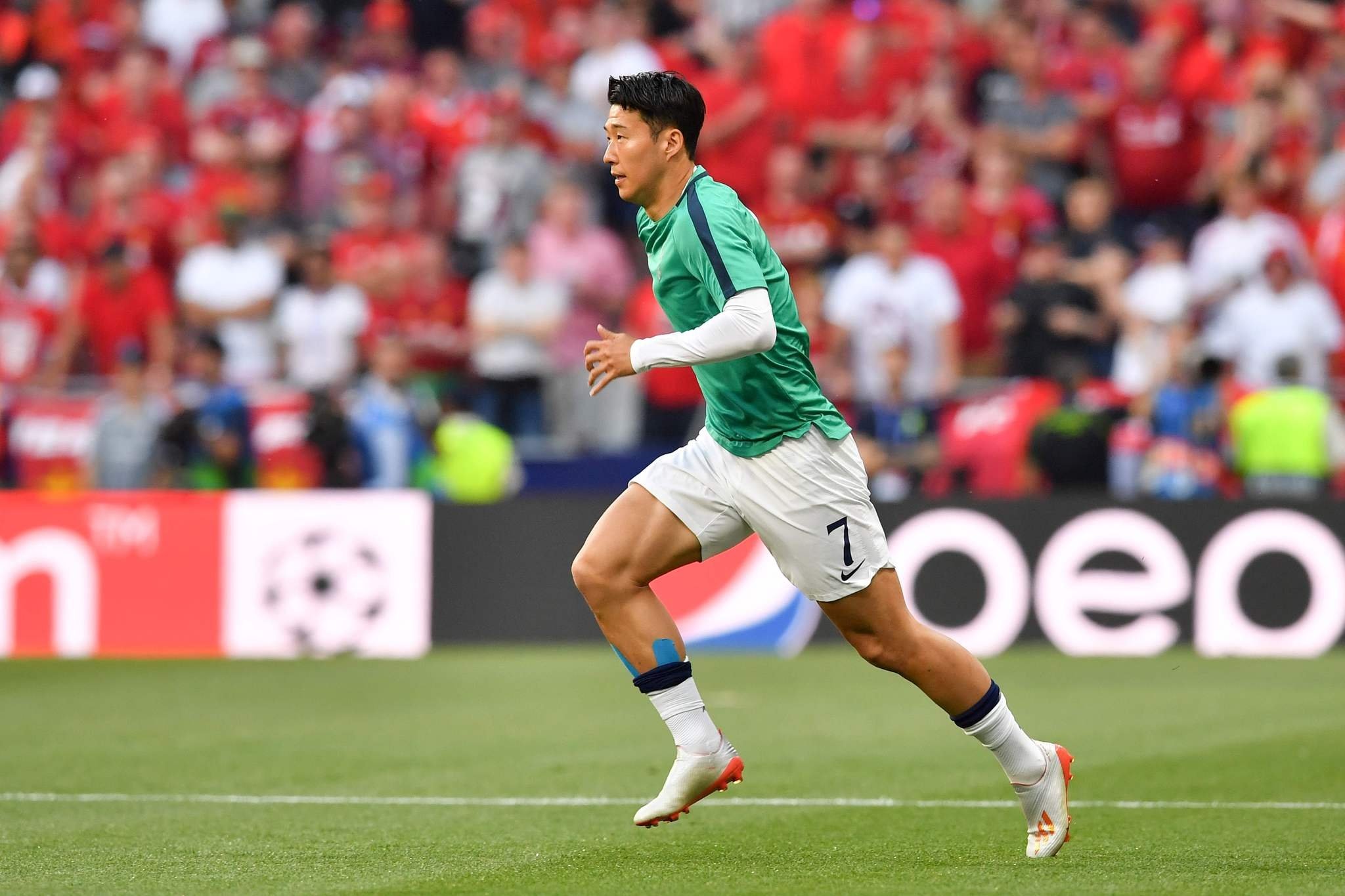 Tottenham Liverpool maçından kareler