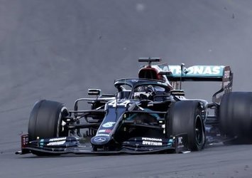 Lewis Hamilton'dan tarihi zafer!