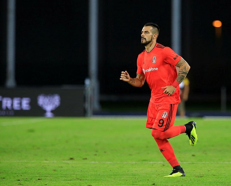 Beşiktaş’ta Alvaro Negredo gidiyor Kostas Mitroglou geliyor