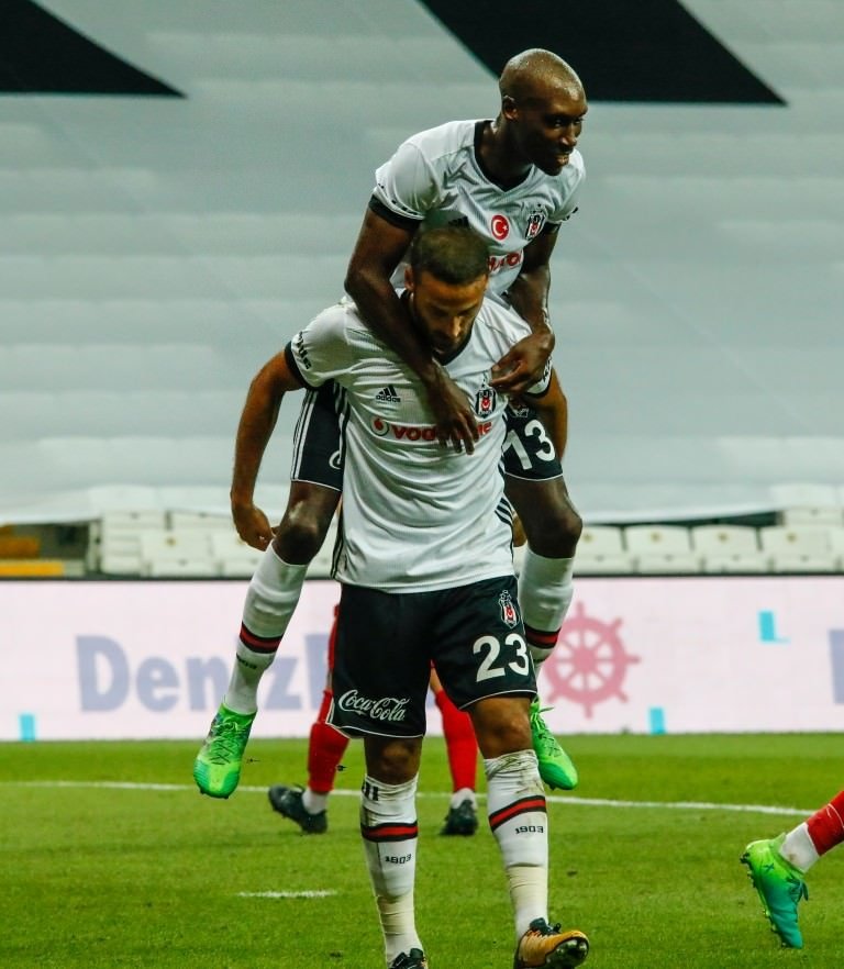 Beşiktaş - Antalyaspor maçından kareler