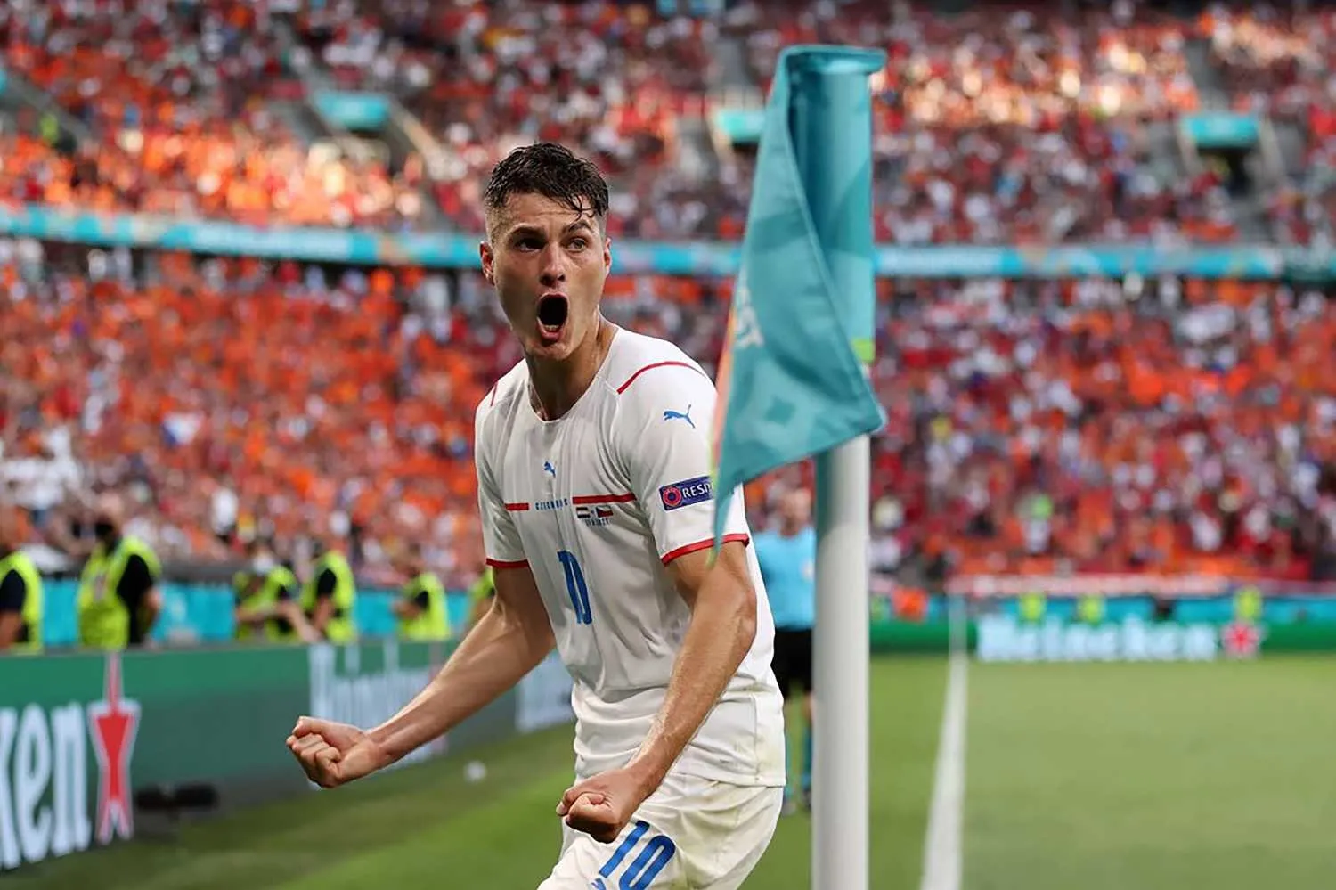 Galatasaray, Patrik Schick için kolları sıvadı