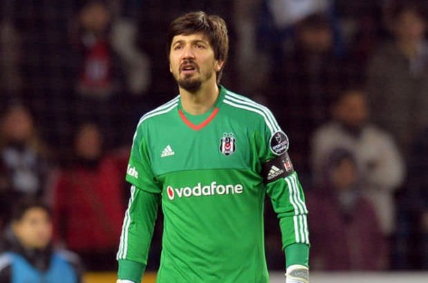 Eldivenler yine Tolga’nın