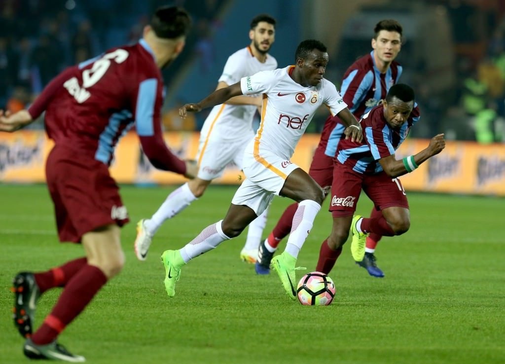 Trabzonspor-Galatasaray karşılaşmasından kareler