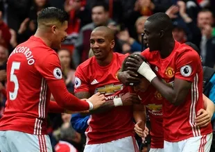 Manchester, Chelsea'yi 2 golle geçti