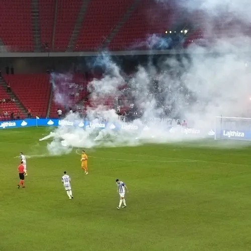 Tirana Beşiktaş maçı gecikmeli başladı! Maç öncesi olay - 3