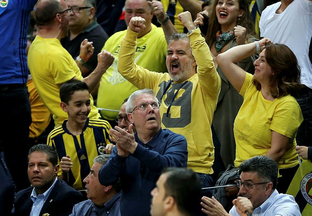 Fenerbahçe’den Galatasaray’a olay gönderme!