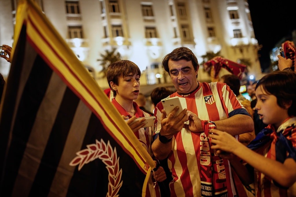 Atletico Madrid taraftarının final sevinci