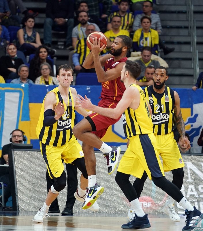 Fenerbahçe Beko - Galatasaray Doğa Sigorta maçından kareler