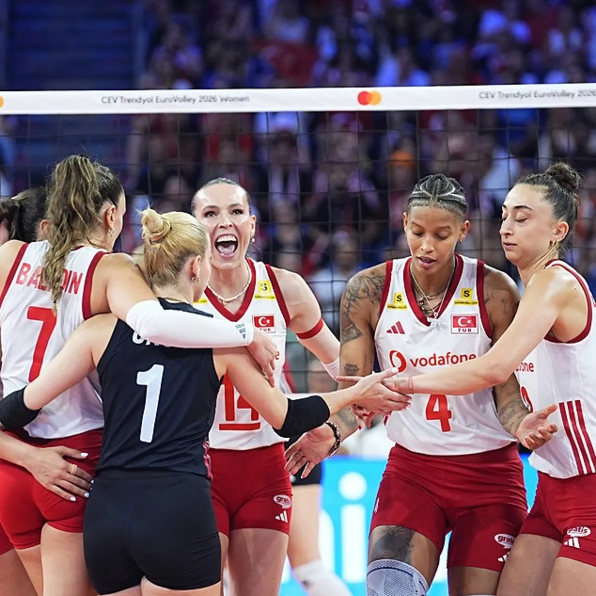 Filenin Sultanları yarı finalde!