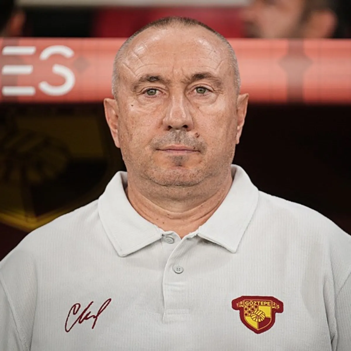 Ligin son sırasındaki Göztepe’de Stanimir Stoilov'un sözleşmesi 2028’e kadar uzatıldı