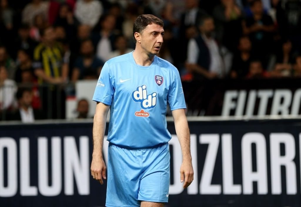 Futbolun yıldızları Darülaceze için oynadı