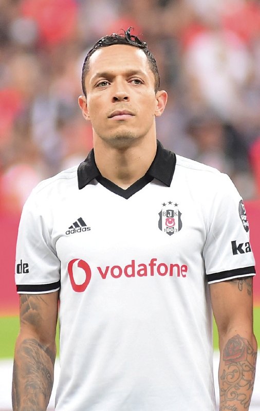 Adriano’ya Japonya’dan talip var!