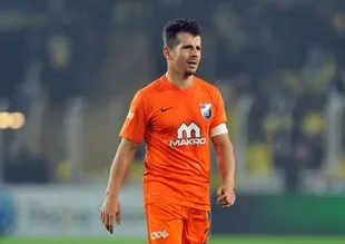 Emre Belözoğlu 1 yıl daha 'devam' dedi