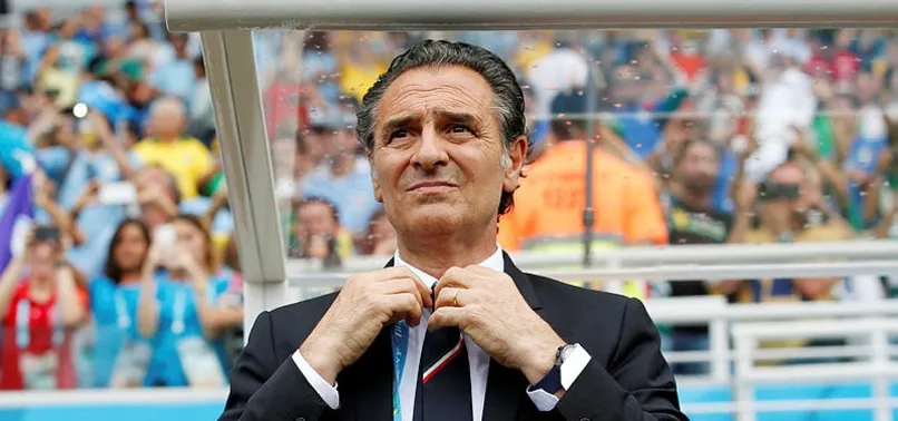 Galatasaray'ın eski hocası Prandelli Genoa'da