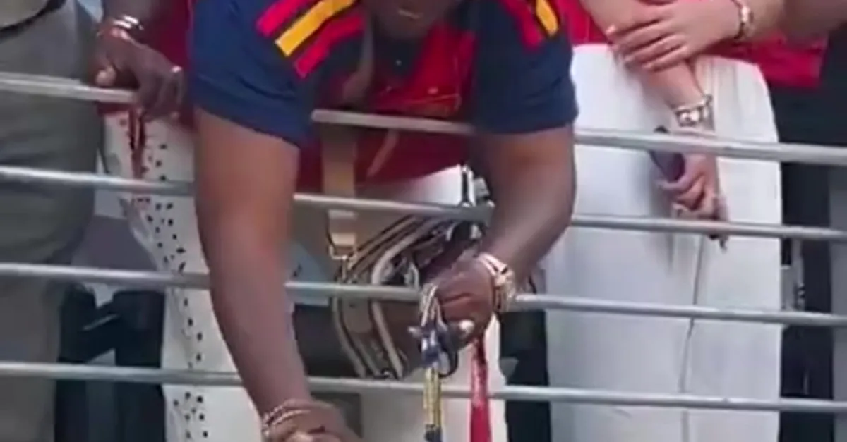 Nico Williams'dan annesine anlamlı jest