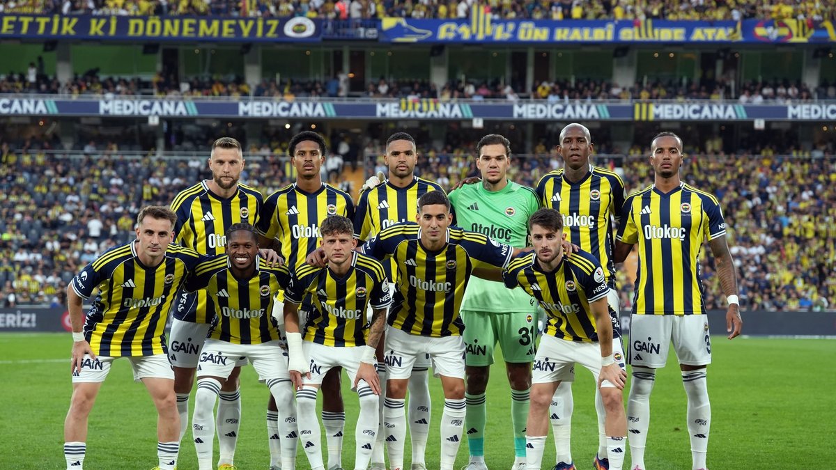 Fenerbahçe Yönetimi'nden flaş karar! Ayrılmak isteyen futbolculara... Fenerbahçe Yönetimi'nden flaş karar! Ayrılmak isteyen futbolculara...