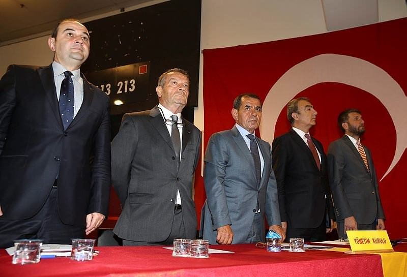 Dursun Özbek gönüllerde böyle taht kurdu