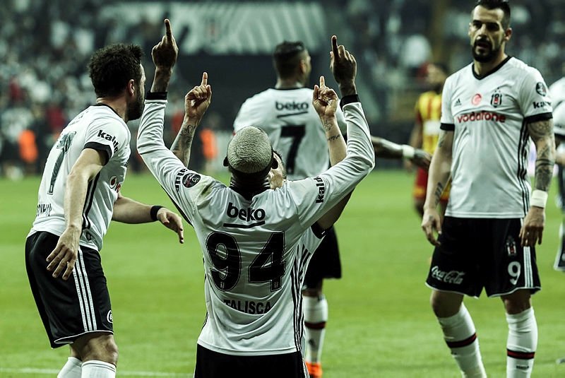 10 yıllık seriyi tarihe gömdü