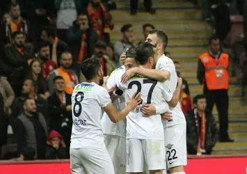 Akhisarspor'da tarihi gün
