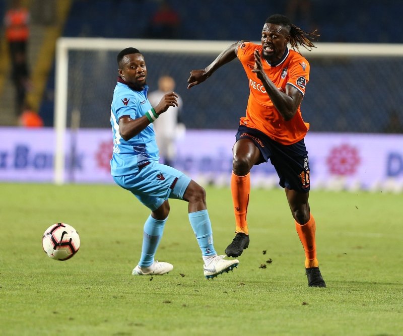 Adebayor’dan Başakşehir’e Galatasaray resti!