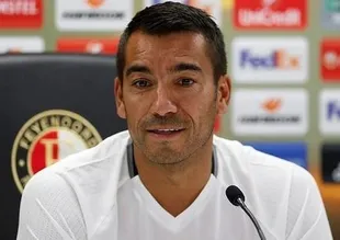 Bronckhorst: "F.Bahçe'yi yenmek büyük bir prestij olur"