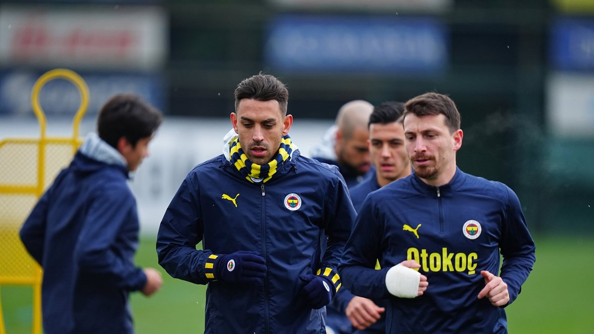 Fenerbahçe'de İrfan Can Kahveci çıkmazı! Kimse ne olduğunu anlamadı Fenerbahçe'de İrfan Can Kahveci çıkmazı! Kimse ne olduğunu anlamadı