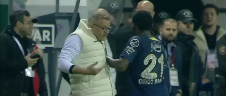 Giresunspor - Fenerbahçe maçında saha karıştı! İşte o görüntüler - 3