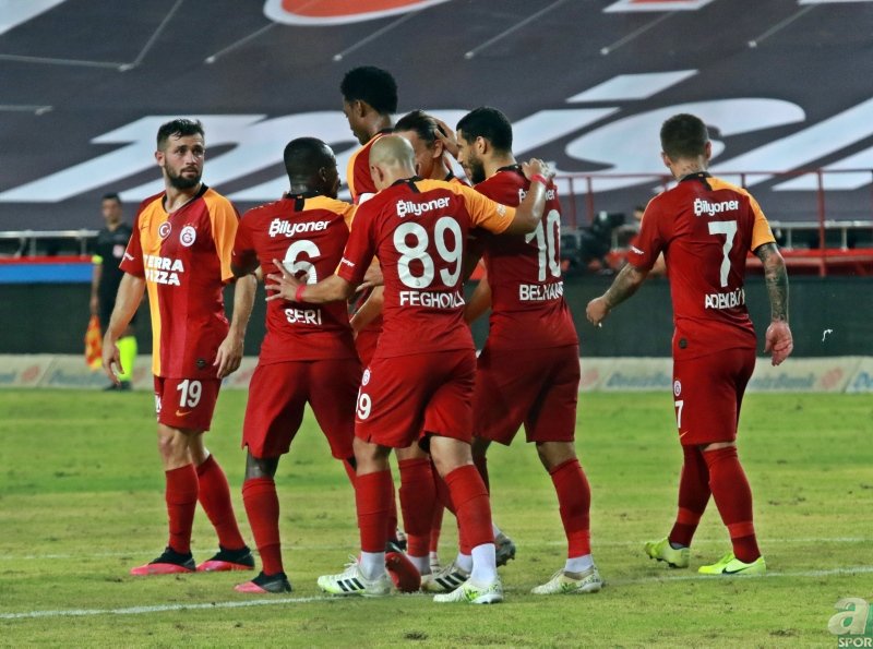 Galatasaraylı yıldıza sert sözler! Gidecekler listesinde adı 1. sırada