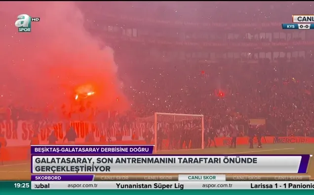 Fatih Terim taraftarı selamladı