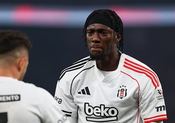 Beşiktaş'a şok! Baş dönmesi nedeniyle oyundan çıktı